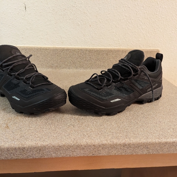 Size 12 Mammut hiking/approach shoes - Picture 1 of 3